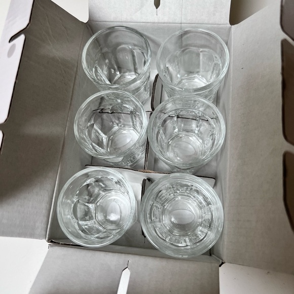 Isaac Mizrahi NIB Leo shot glasses. Set of 6. Adorable! - Picture 4 of 8